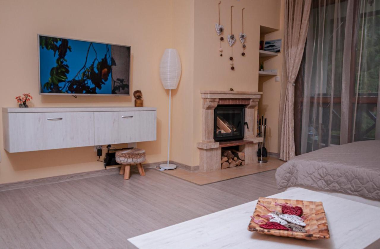 Studio 6,Smolyan Lakes Luaran gambar